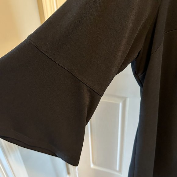 Amanda Green Black Bell Sleeve Top - Picture 4 of 6